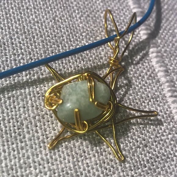 💚 GREEN AVENTURINE WIREWRAPPED STAR PENDANT NECKLACE 🔫💚 - Picture 5 of 6